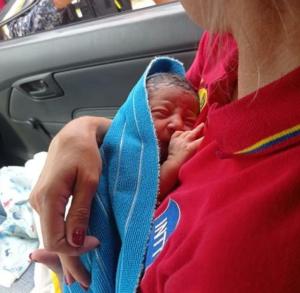 Abandonaron a un recién nacido cerca de la E/S Caura en Ciudad Bolívar #25Oct (FOTOS)