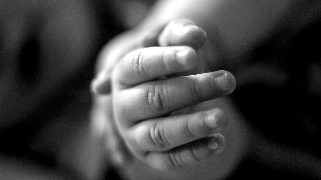 Cadena perpetua para mujer que maltrató hasta la muerte a su bebé adoptada