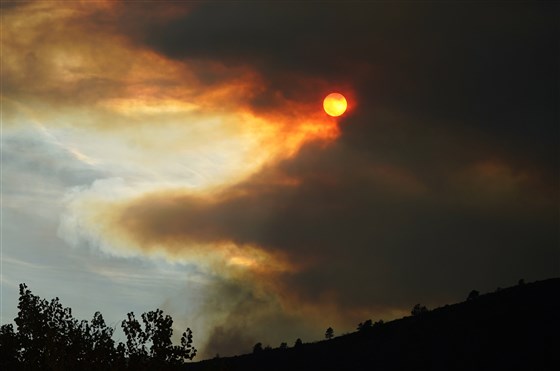 Cientos de personas fueron evacuados tras incendio forestal en Colorado
