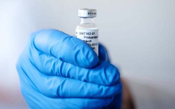 Francia propondrá vacunación contra Covid-19 a finales de diciembre o inicios de enero