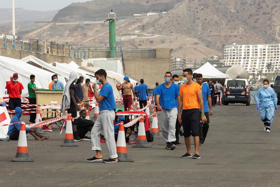 HRW denuncia la vulneración de derechos básicos de inmigrantes en Canarias