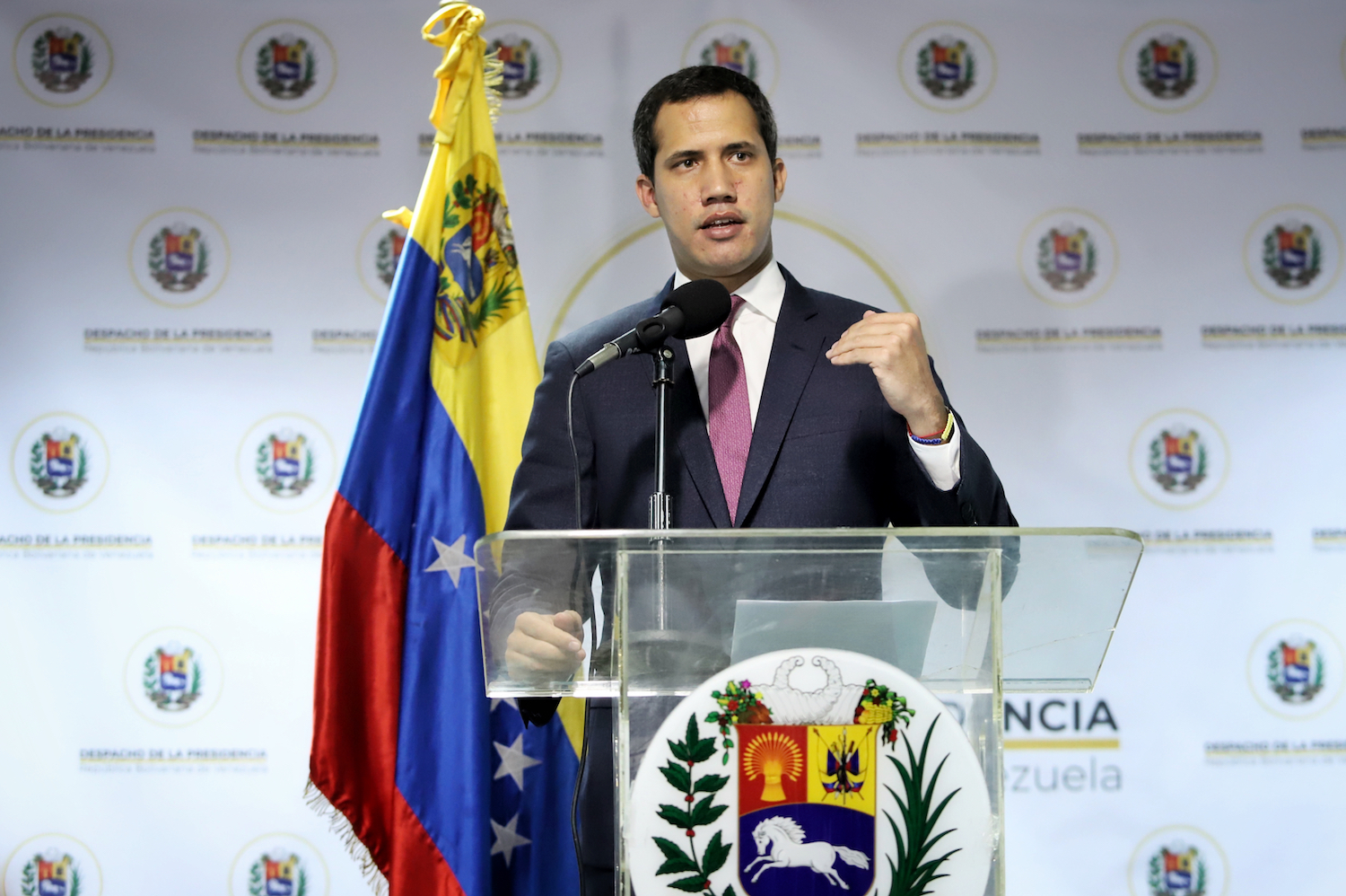 Presidencia Encargada aplaudió nuevas sanciones contra funcionarios del régimen de Maduro