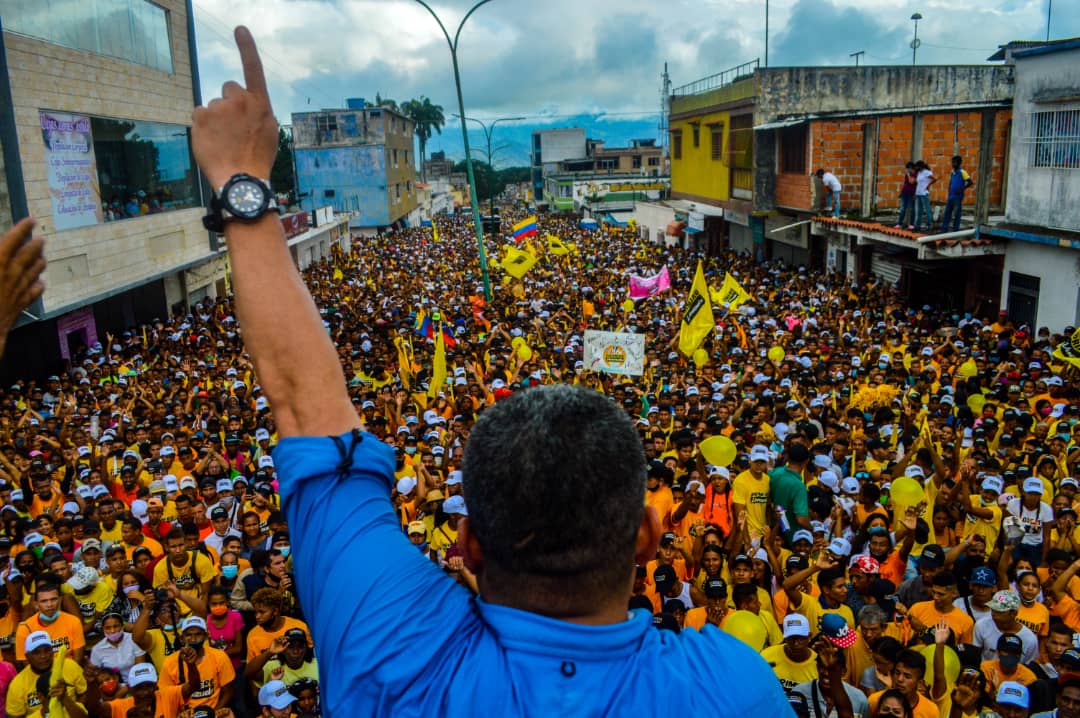 El relojito “baratico” que lució el diputado “Clap” Luis Parra en Yaracuy (FOTOS)