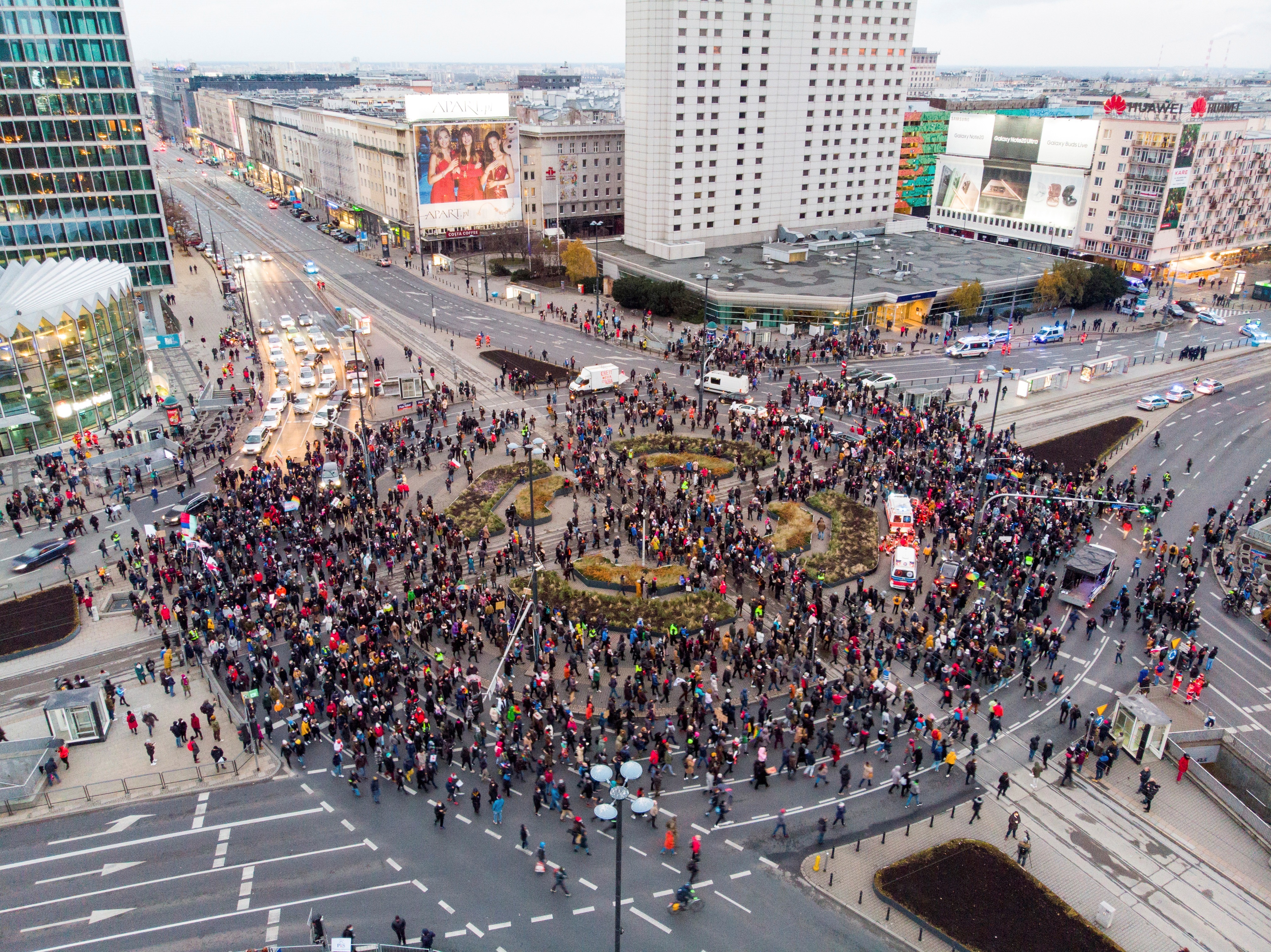 Nuevas manifestaciones en Polonia contras restricciones del aborto