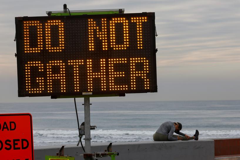 California y Nueva York anunciaron nuevas medidas para detener la propagación del Covid-19