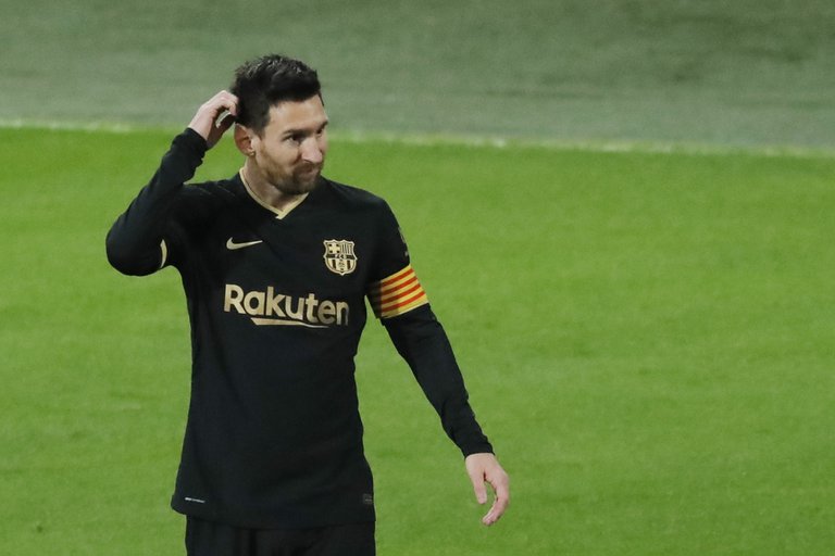 El director deportivo del PSG habló sobre el posible fichaje de Lionel Messi