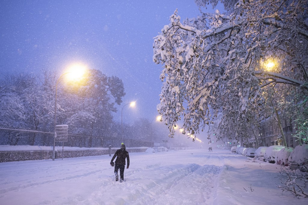 Al menos tres muertos por tormenta de nieve en España