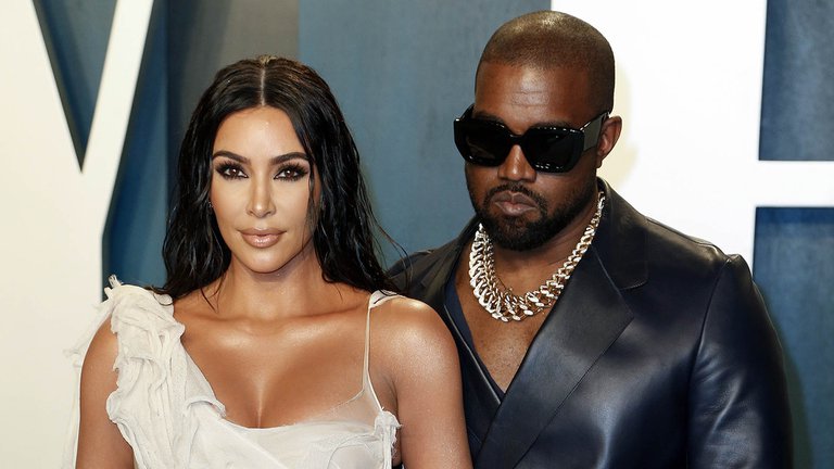 Kanye West le suplica a Kim Kardashian que vuelva “corriendo” a él