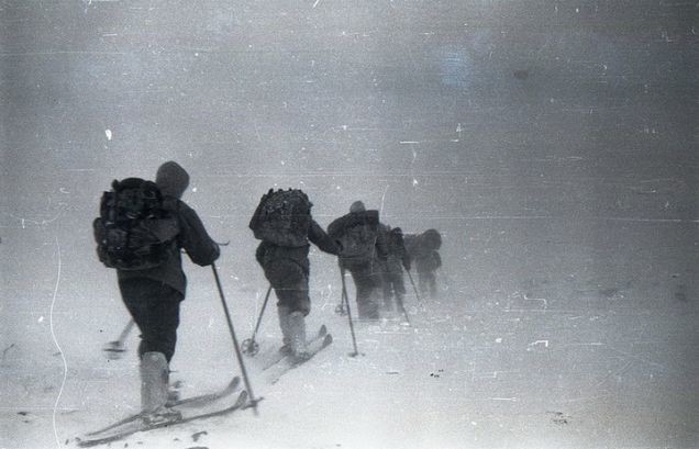 Historia de la Guerra Fría: Misteriosa excursión en los Urales que terminó en muerte, radioactividad y bolas de fuego