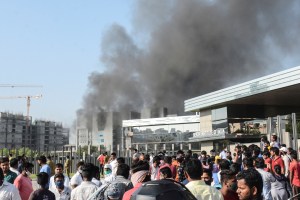 Al menos cinco muertos en incendio en mayor fábrica de vacunas del mundo, en India