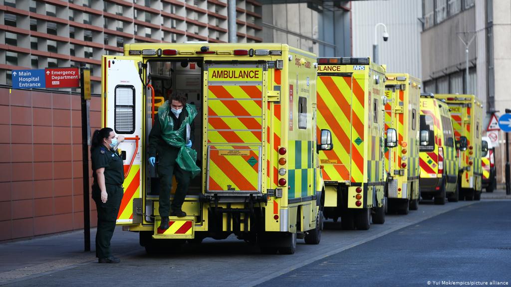Inglaterra busca camas de hospital ante el aumento de pacientes de Covid-19