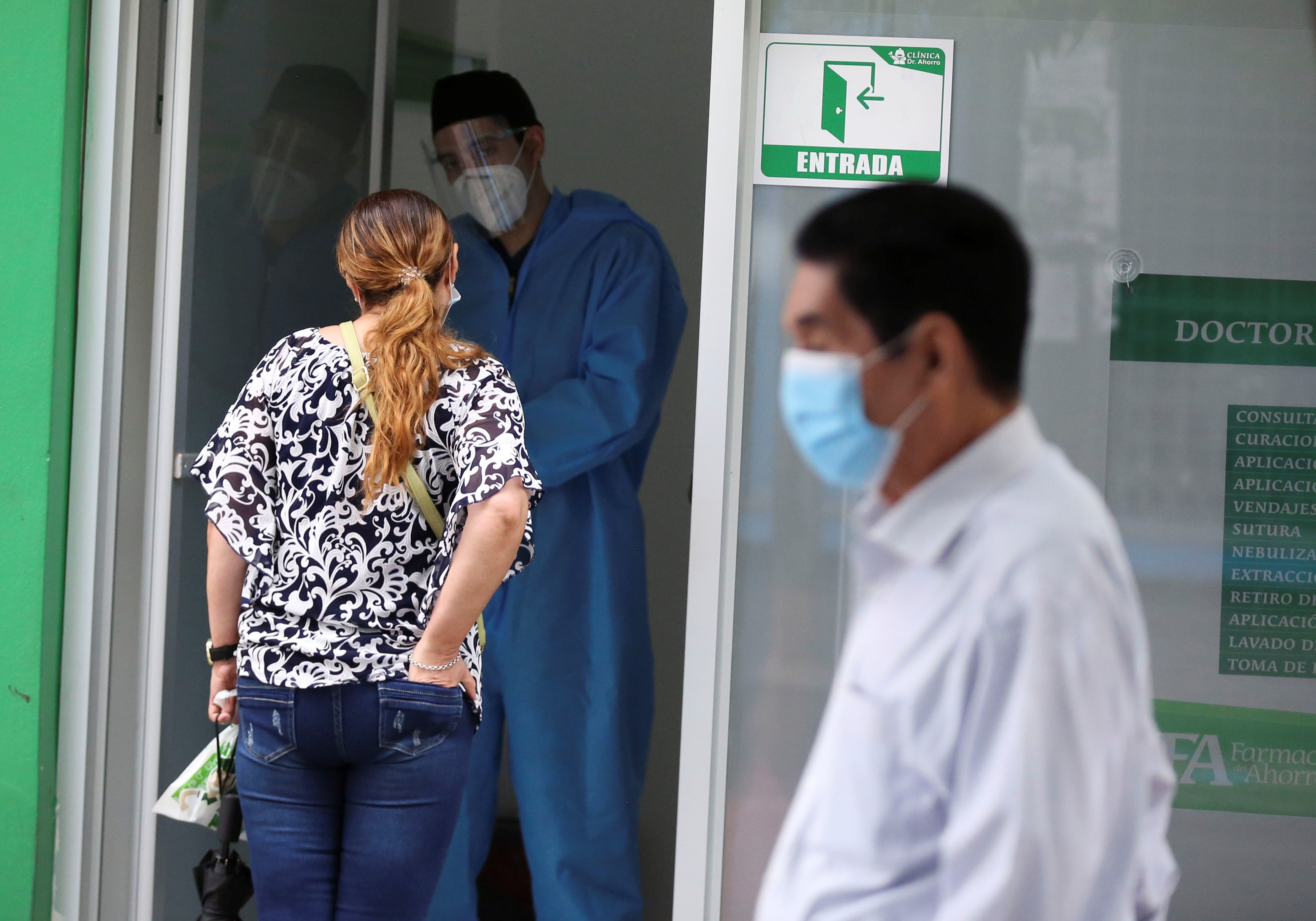 Honduras inicia la vacunación contra la Covid-19 a personas de 75 años