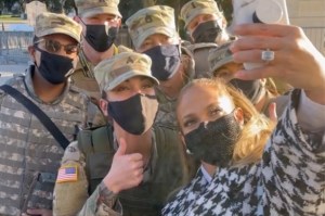 Así fue como Jennifer Lopez honró a la Guardia Nacional antes de la investidura de Biden (Video)