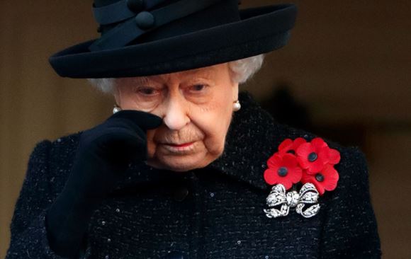 Por qué es poco probable que Isabel II lleve velo al funeral de su esposo