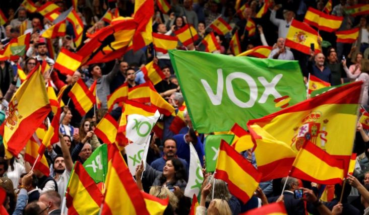 Vox derribó la puerta del Parlament al conseguir 11 escaños