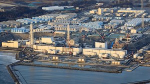 Japón confirmó que comenzará a vertir al mar agua tratada de la central nuclear de Fukushima 