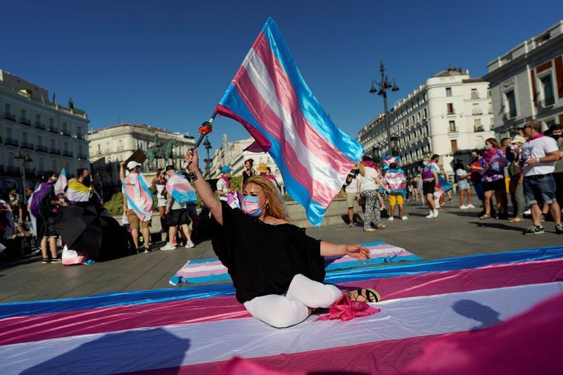 España estudia facilitar el proceso de autodeterminación de género