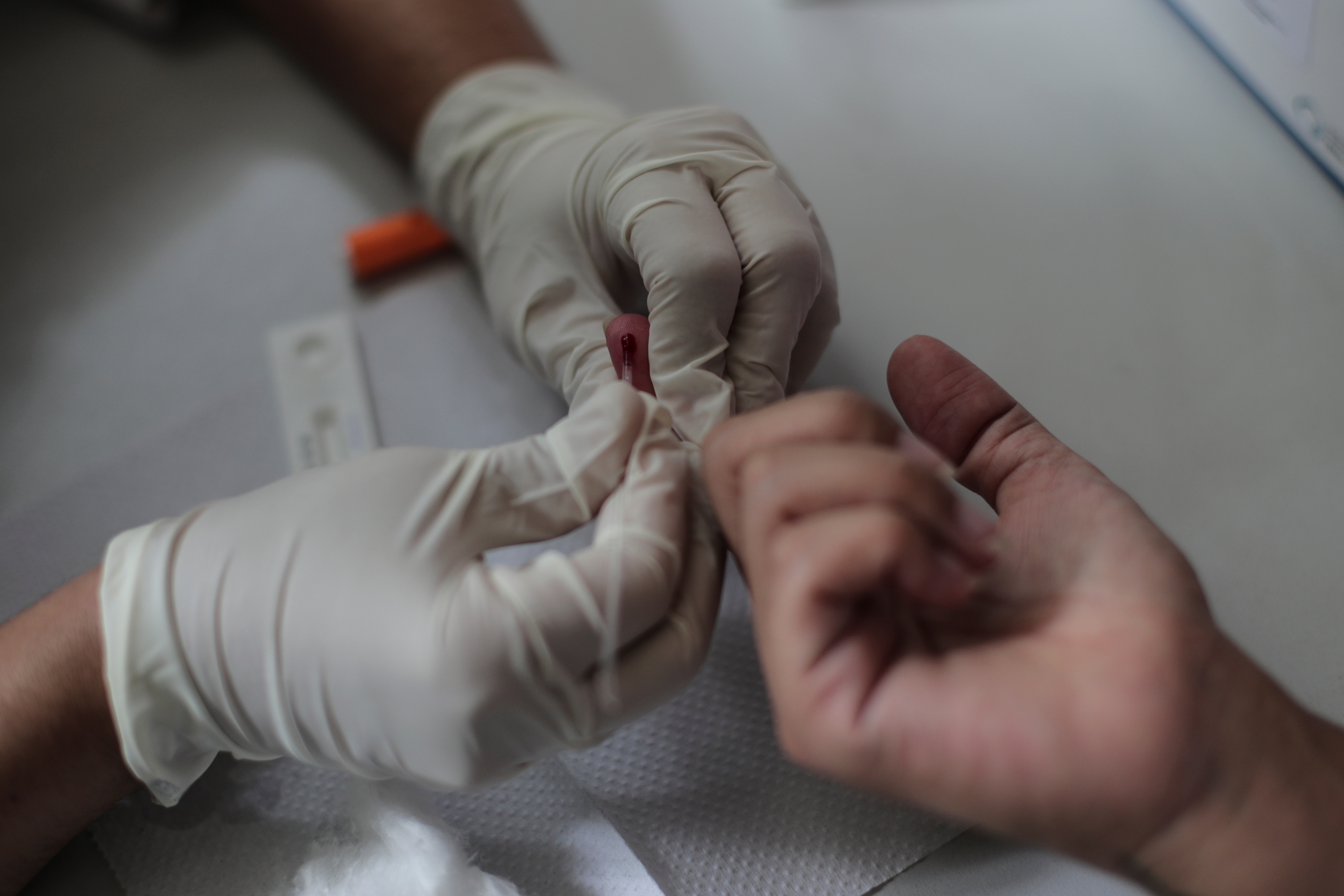 La falta de insumos vuelve a amenazar continuidad de la vacunación en Brasil