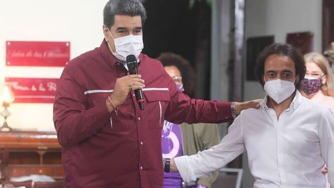 ¡EL SHOW! Apareció Maduro “dizque” tocando un Cajón Flamenco (Video + JAJAJA)