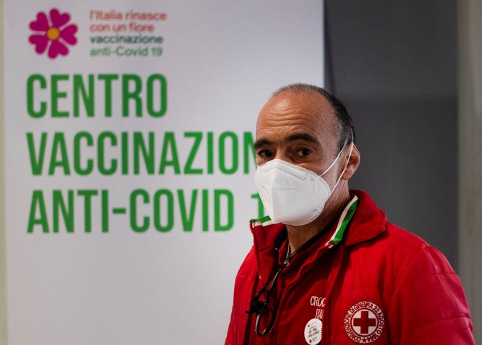 Primer ministro Draghi reconoce que Italia encara una “nueva ola” de coronavirus tras un año de pandemia