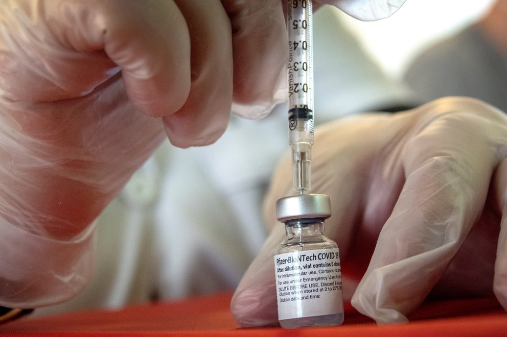 Pfizer inició ensayos clínicos de su vacuna en niños de seis meses a 11 años