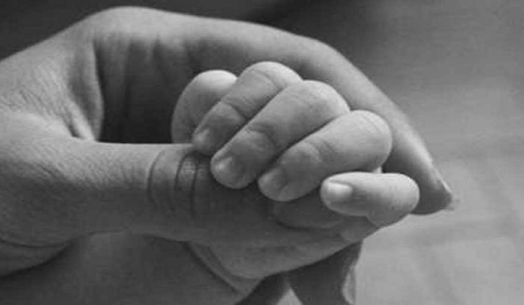 “Escena llena de gritos y llantos”: Bebés gemelos fueron hallados muertos dentro de un vehículo en Carolina del Sur
