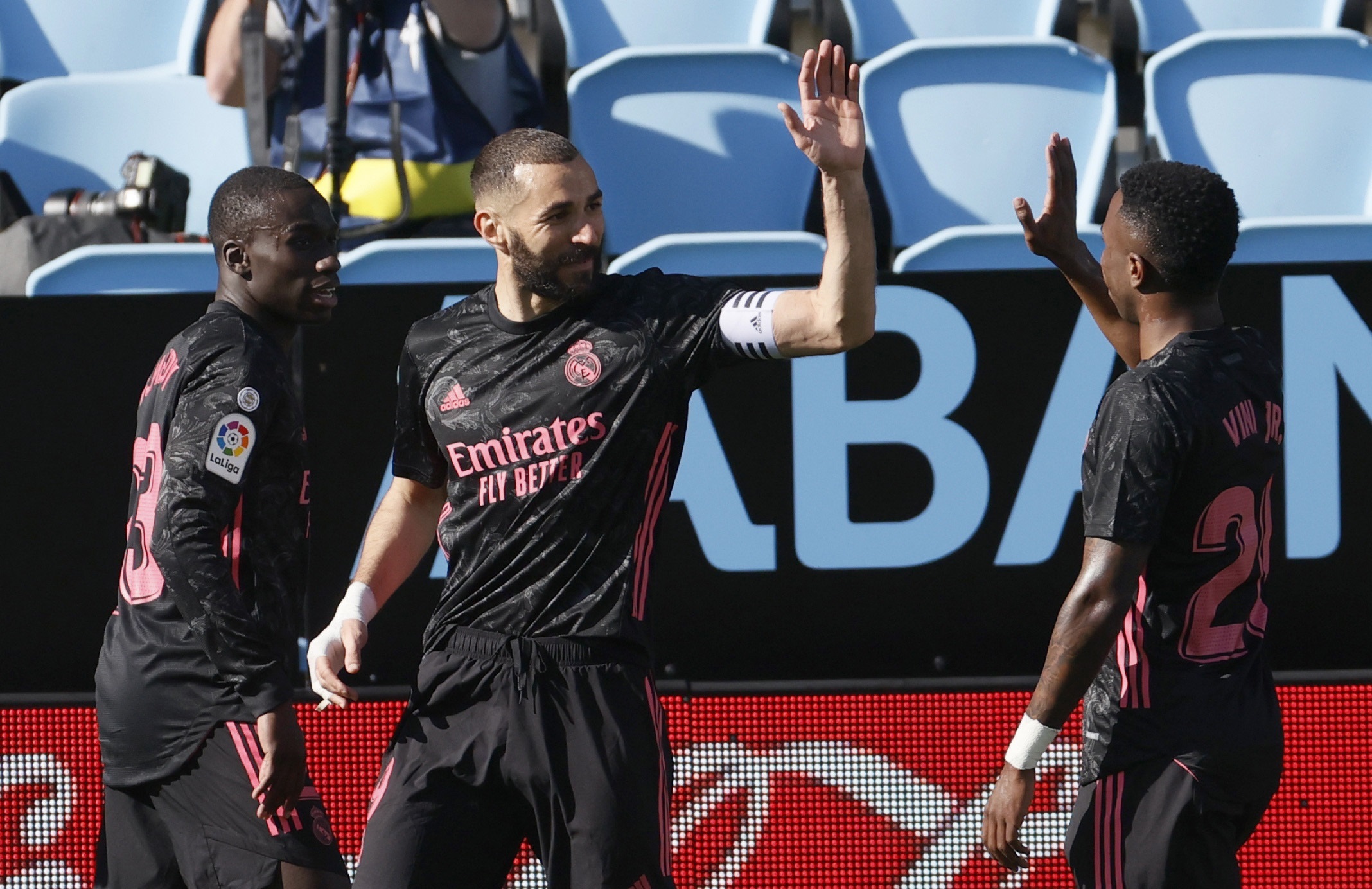 Benzema se exhibió ante el Celta y Real Madrid le pisa los talones al Atlético