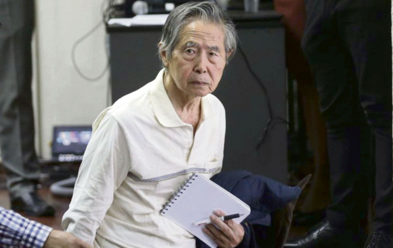 Alberto Fujimori fue internado en Perú por baja saturación de oxígeno