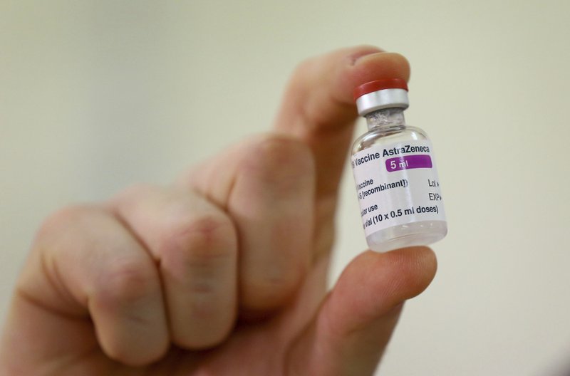 Gobierno británico intenta tranquilizar sobre la vacuna contra el Covid-19 de AstraZeneca