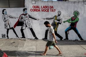 Órdenes y contraórdenes acentúan la confusión ante la pandemia en Brasil