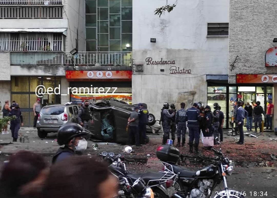 EN VIDEO: Captaron en cámaras de seguridad el múltiple choque en la avenida Panteón