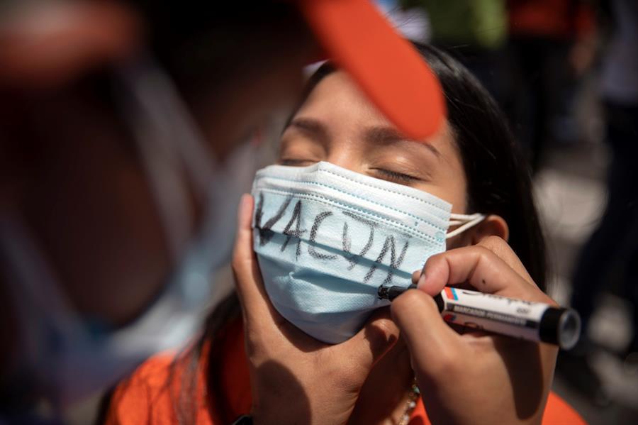 Federación Médica Venezolana dejó “en la calle” al régimen: Las vacunas fueron desviadas para inmunizar a funcionarios
