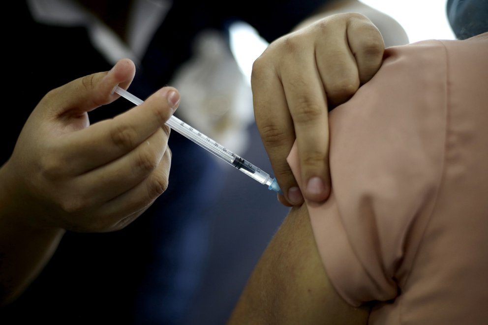 Gobierno de Biden modificará distribución de vacunas contra el Covid-19 en estados de EEUU