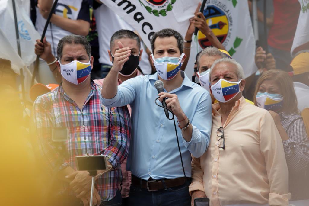 EN IMÁGENES: Juan Guaidó lideró multitudinaria manifestación de trabajadores en Lara este #1May