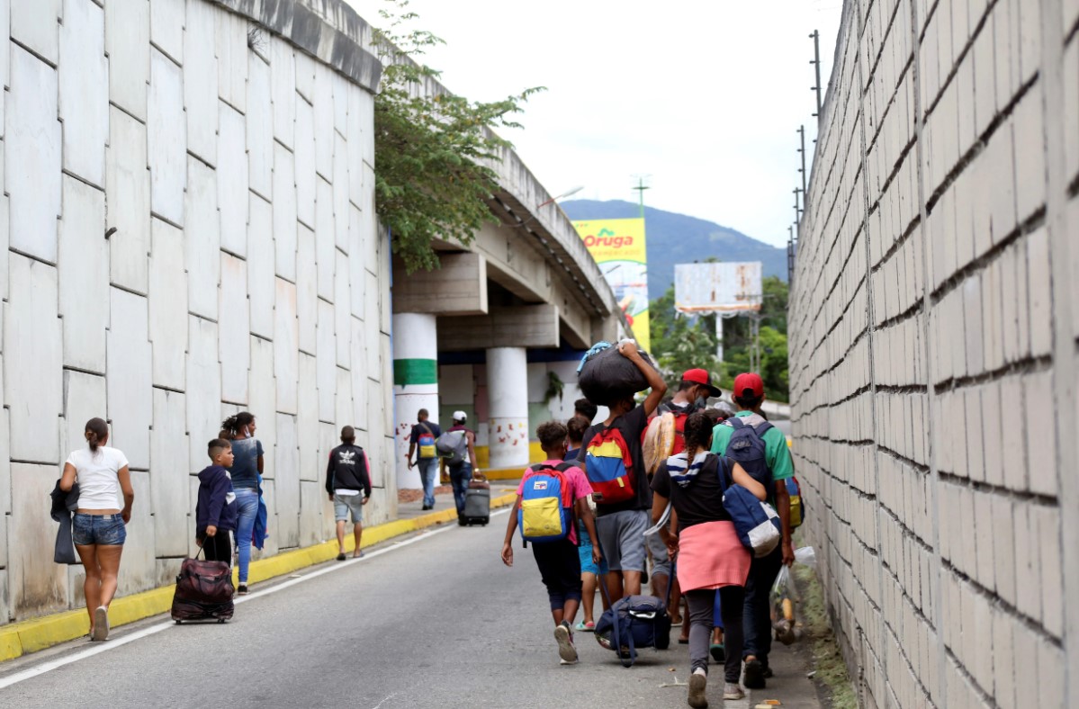 “Discriminación y prejuicios”: Testimonios de migrantes y refugiados venezolanos con VIH
