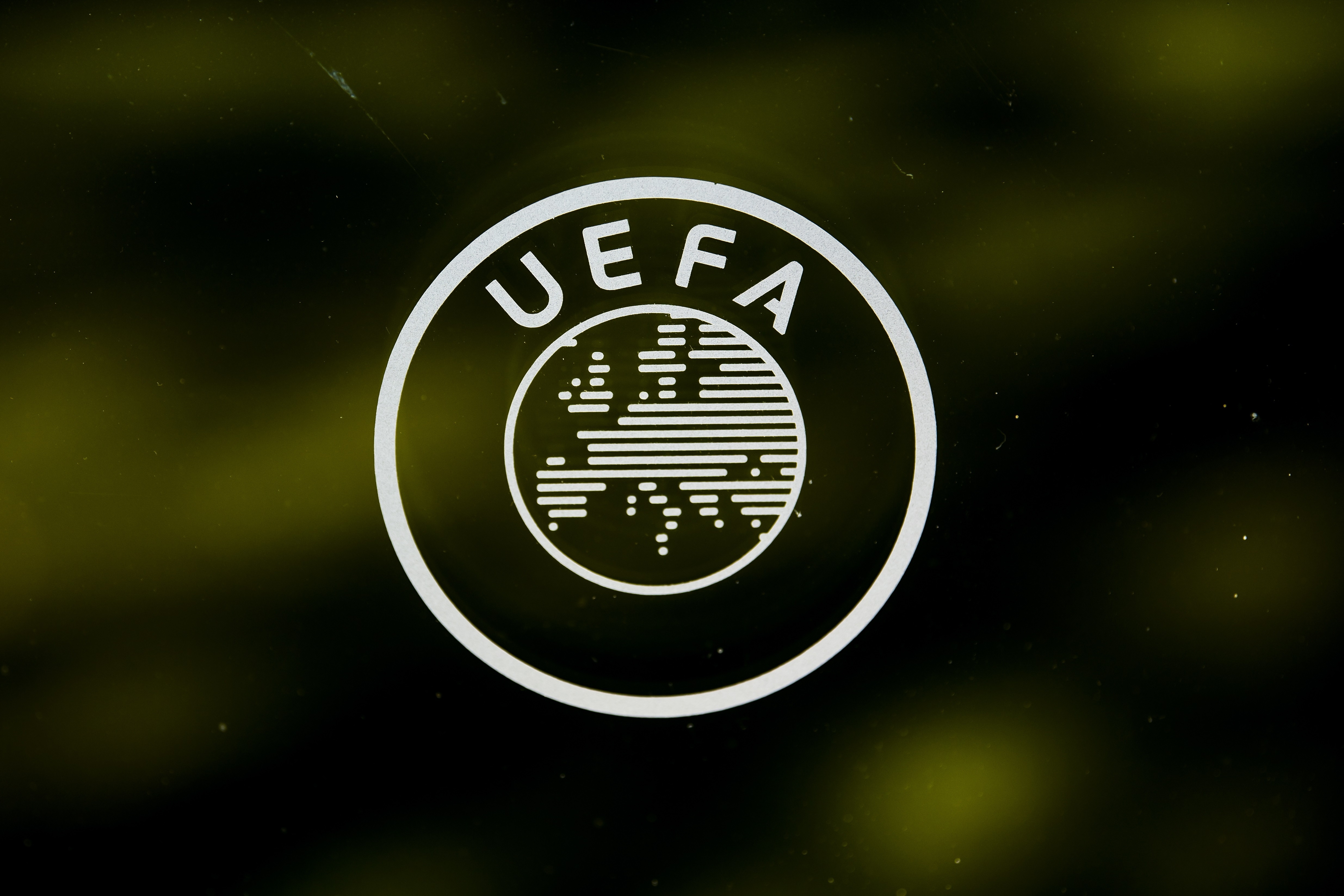 La Uefa dejará a los tres equipos de la Superliga jugar Champions