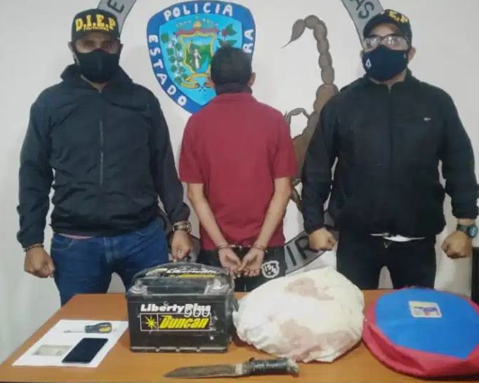 Lo detuvieron por robarse la batería de un carro en Táchira… y su pareja aprovechó para denunciarlo por violencia