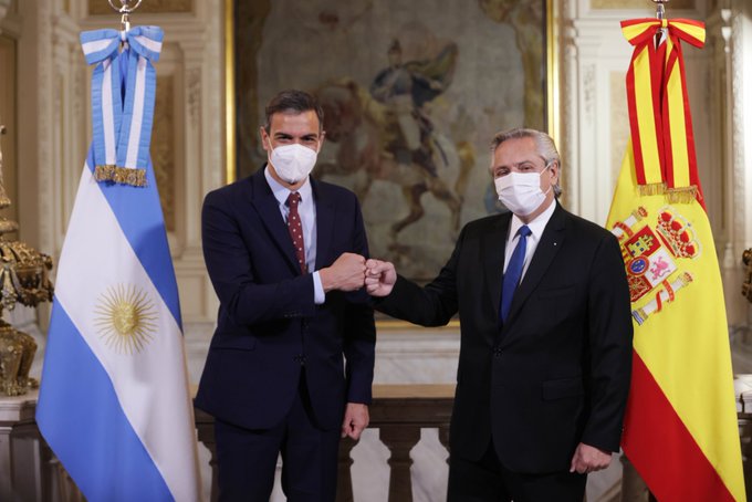España invertirá en Argentina tras reunión entre Sánchez y Fernández
