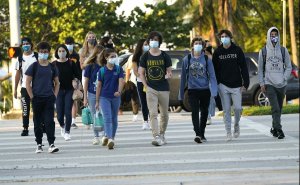 Un viaje de fin de curso dejan cientos de estudiantes contagiados de Covid-19 en España