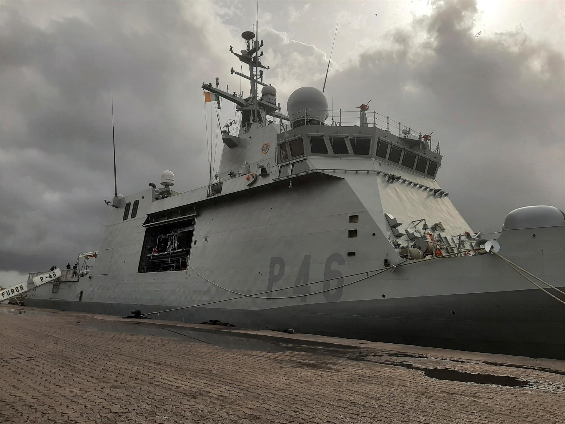 Un buque de la Armada española combate la piratería en el Golfo de Guinea