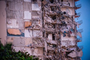 Nueve argentinos siguen desaparecidos tras derrumbe de un edificio en Miami