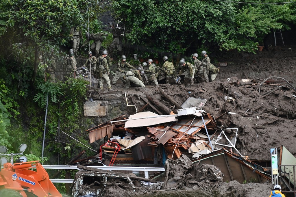 Al menos cuatro muertos y múltiples desaparecidos por deslizamiento de tierra en Japón