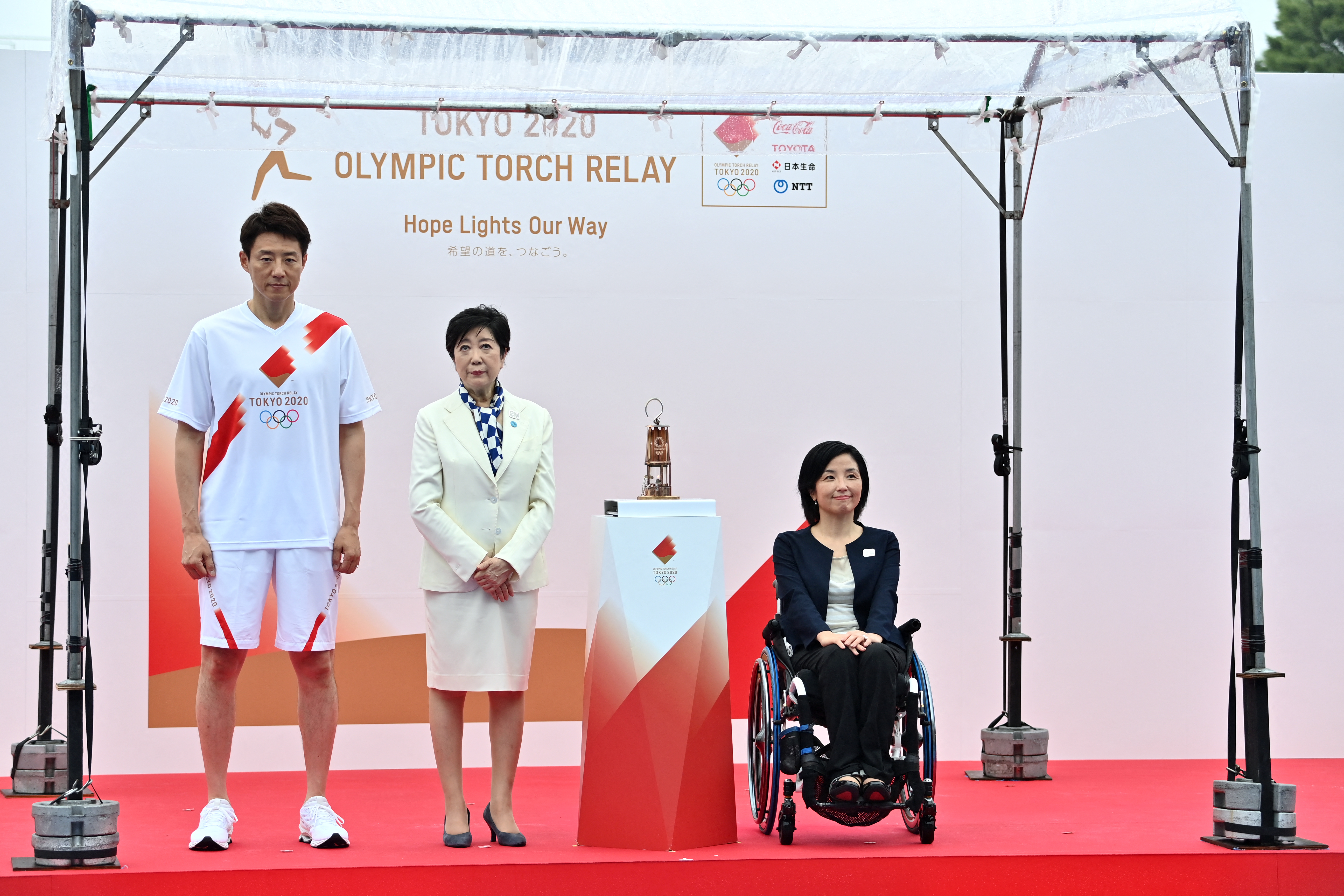 La antorcha olímpica llegó a Tokio para un relevo sin espectadores