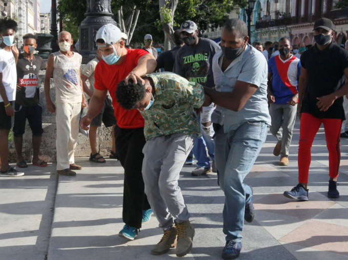 Claves que explican las masivas e inéditas protestas contra la dictadura castrista en Cuba