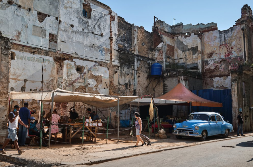 Modelo económico del régimen cubano trata a los empresarios como narcotraficantes
