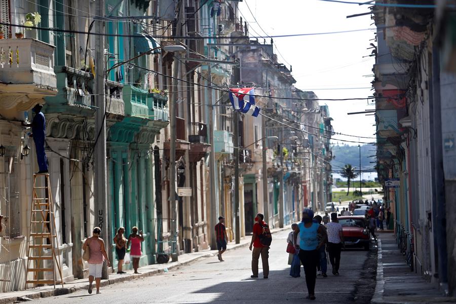 La Unión Europea pide a Cuba liberar a los opositores y los periodistas detenidos en protestas