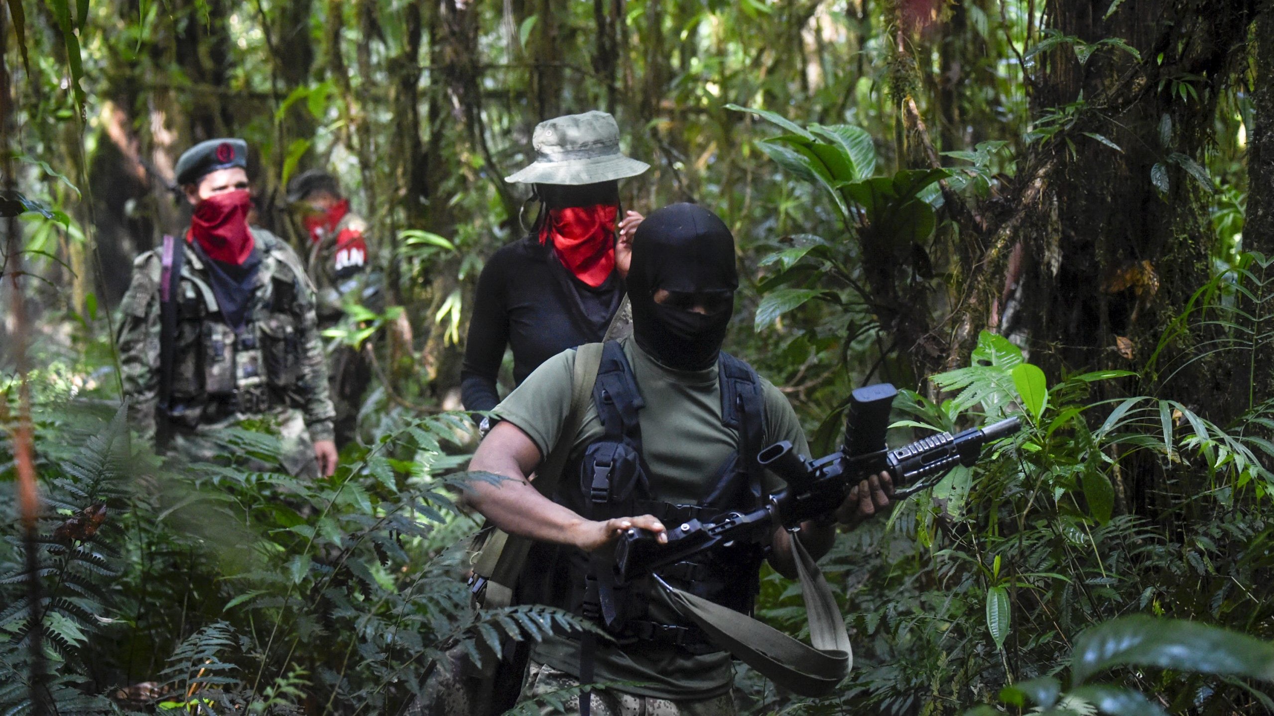La guerra entre grupos armados colombianos en la frontera y su interés por las rutas del narcotráfico en Venezuela