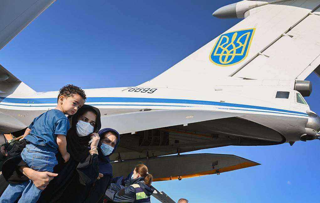 Un avión ucraniano fue secuestrado por sujetos armados en Kabul; reportan que voló hacia Irán