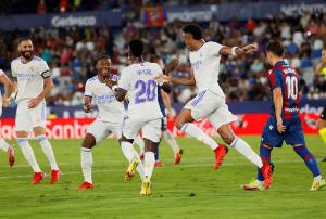 Empate trepidante entre Levante y Real Madrid mantuvo a los fanáticos en vilo