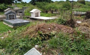 Familiares de fallecidos denunciaron las deplorables condiciones del cementerio municipal de Machiques de Perijá (FOTOS)